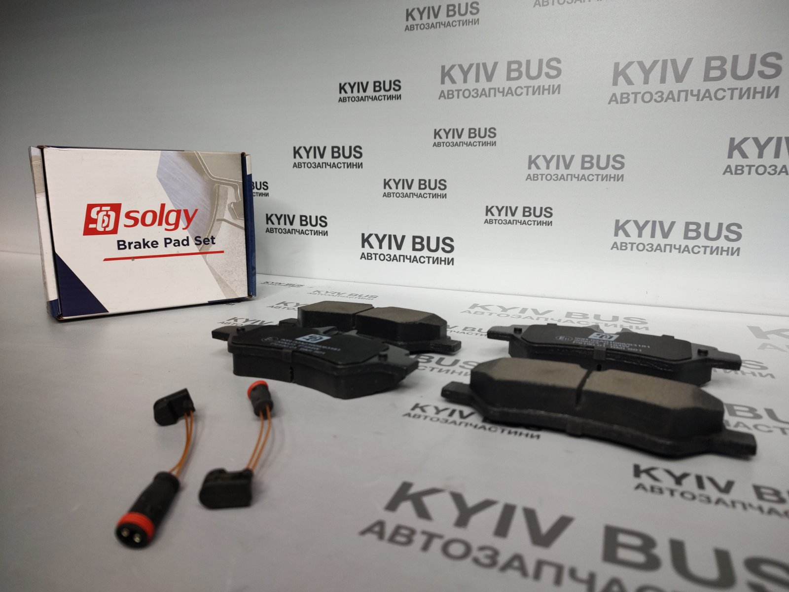 Колодки гальмівні дискові [задні] [W906 ] / З датчиками /