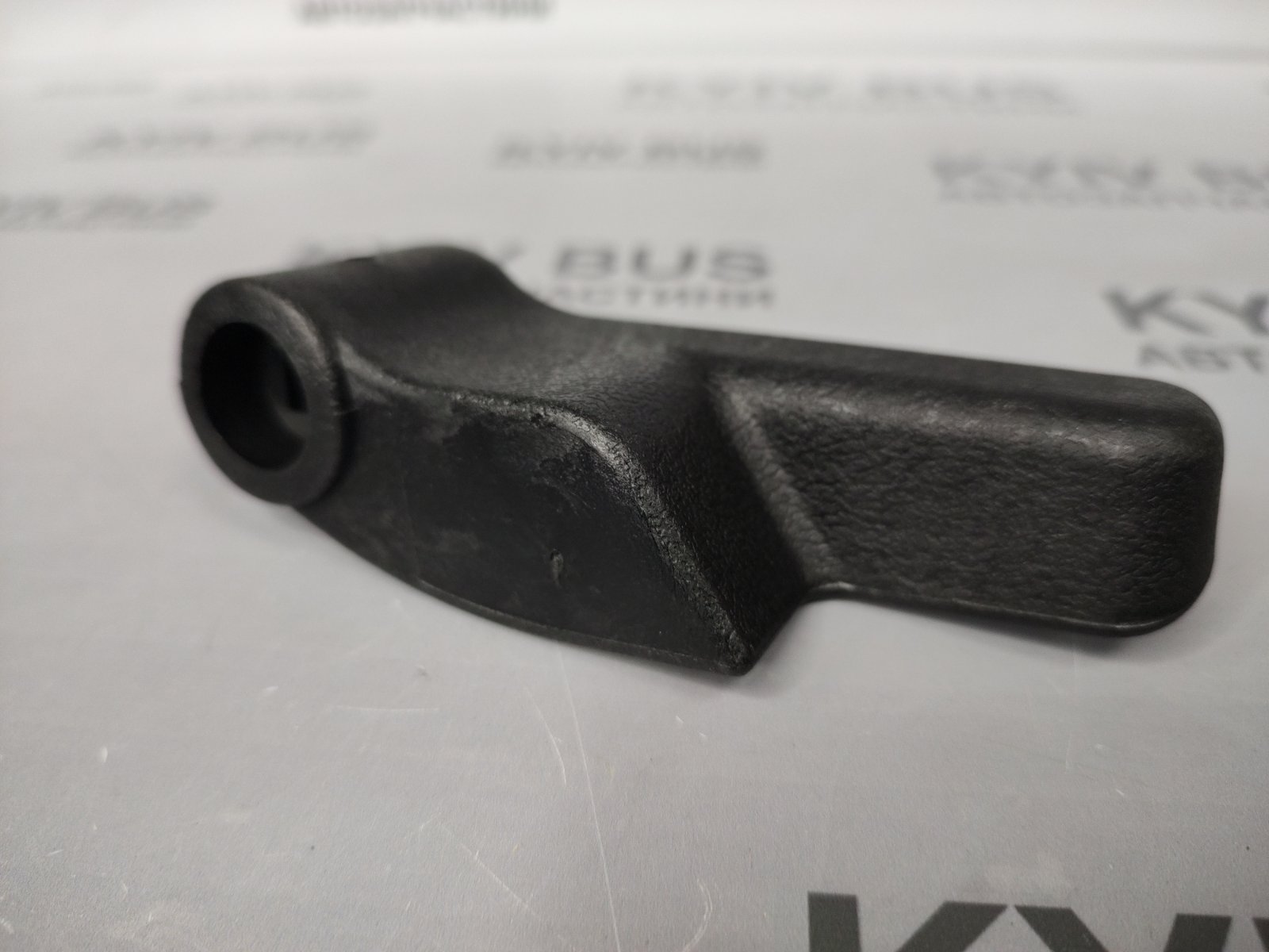 Ручка замка задніх лівих дверей [ W903 / LT ] 96-06