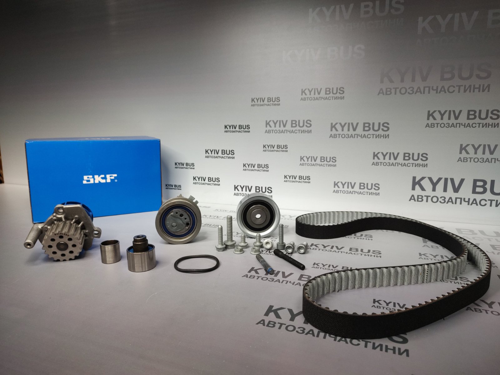 Комплект ременя ГРМ_VW Crafter 2.0TDI 09- [1 ремінь + 4 ролики + помпа]
