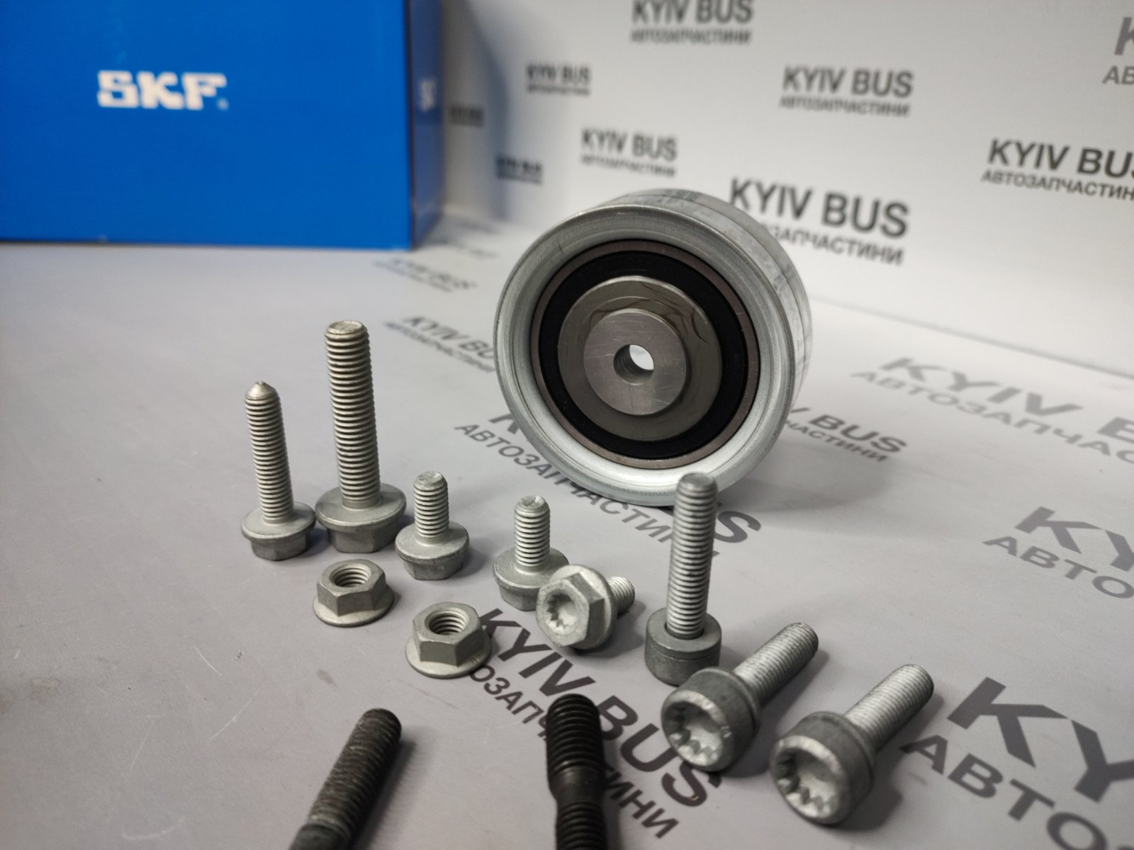 Комплект ременя ГРМ_VW Crafter 2.0TDI 09- [1 ремінь + 4 ролики + помпа]