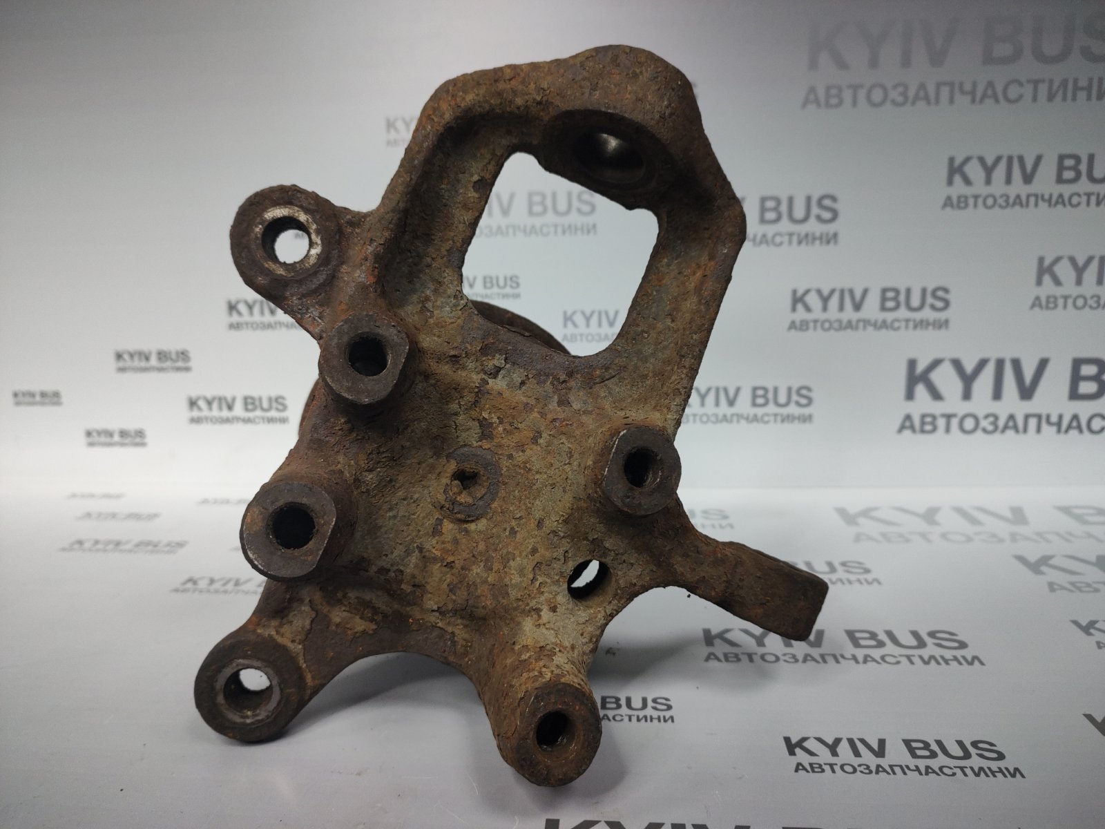 Цапфа / кулак поворний / маточина однокатка w903 [ R ] з ABS [б/в]