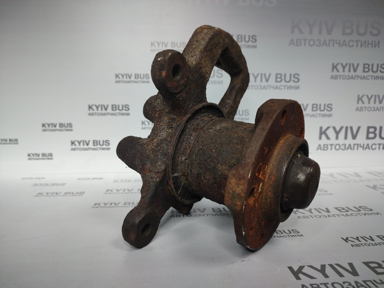 Цапфа / кулак поворний / маточина однокатка w903 [ L ] з ABS [б/в]