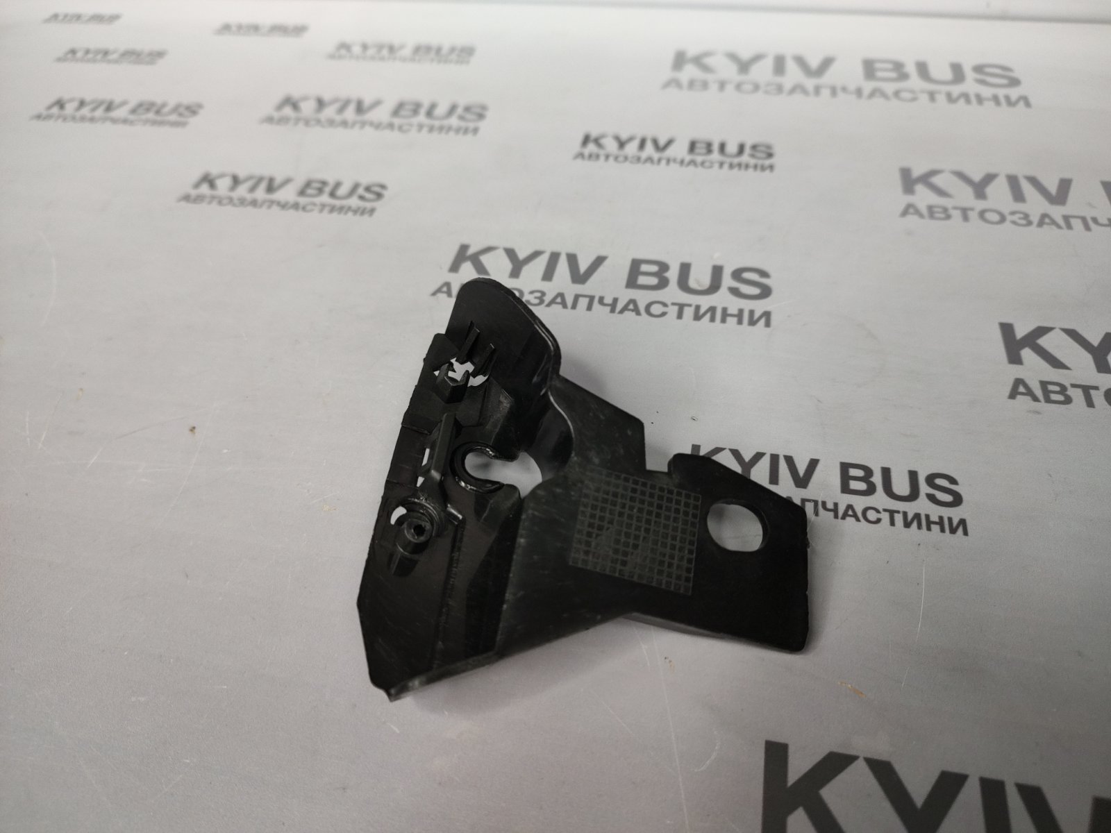 Кронштейн кріплення бампера [ L ] MB Sprinter 06-