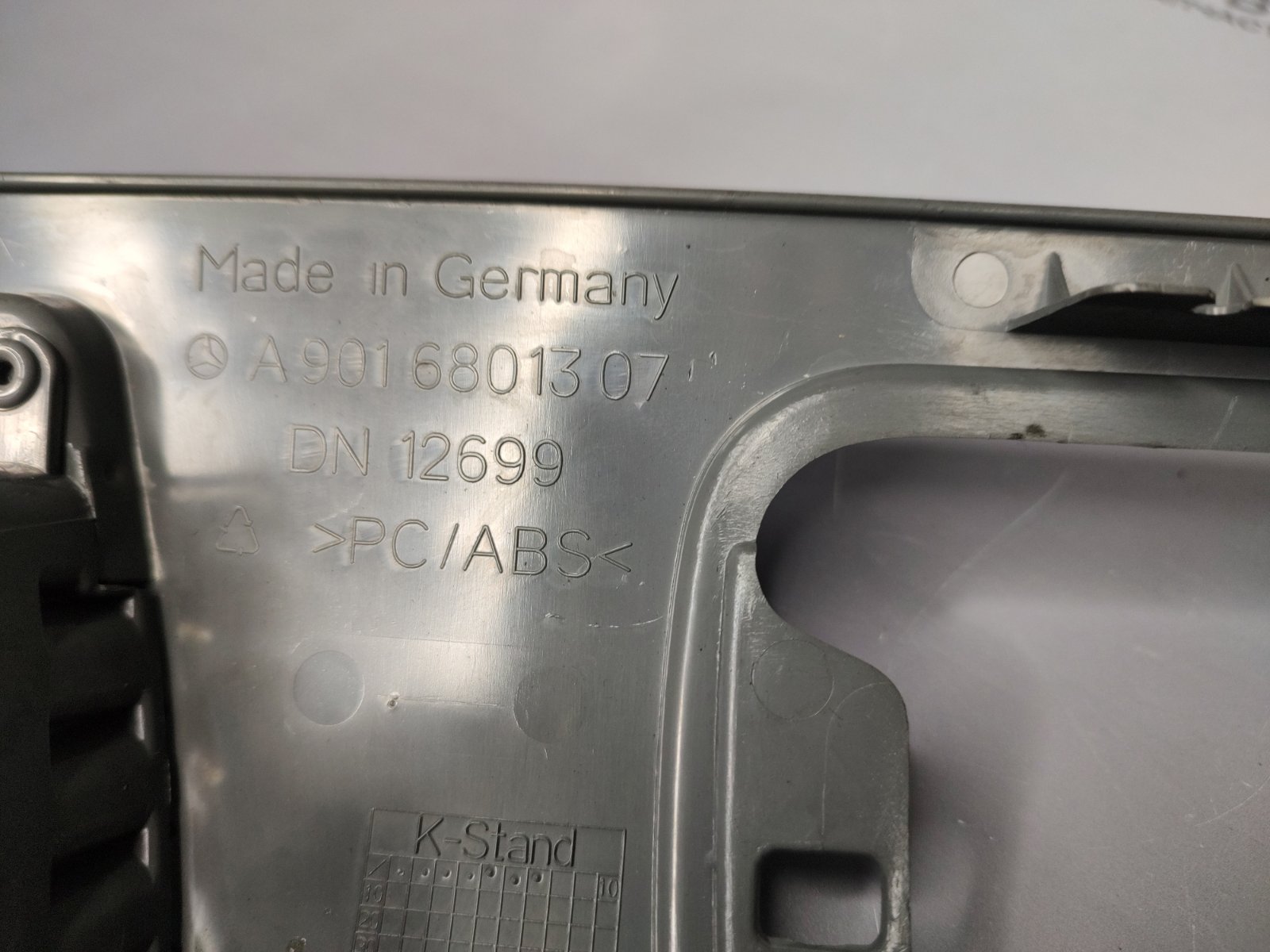 Накладка передньої панелі, ТОРПЕДО, з дефлекторами MB Sprinter 903 CDI [ R , Пасажирська ] [б/в]