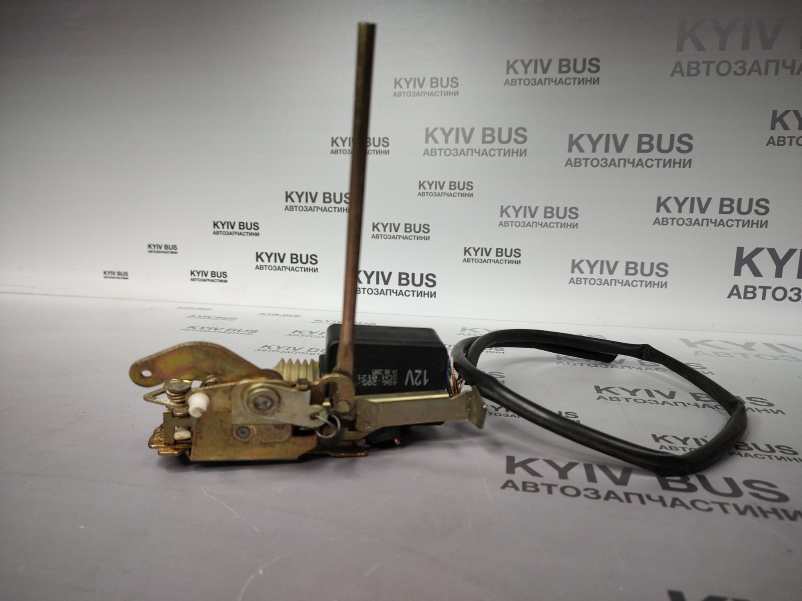 Замок двері 12V [б/в]