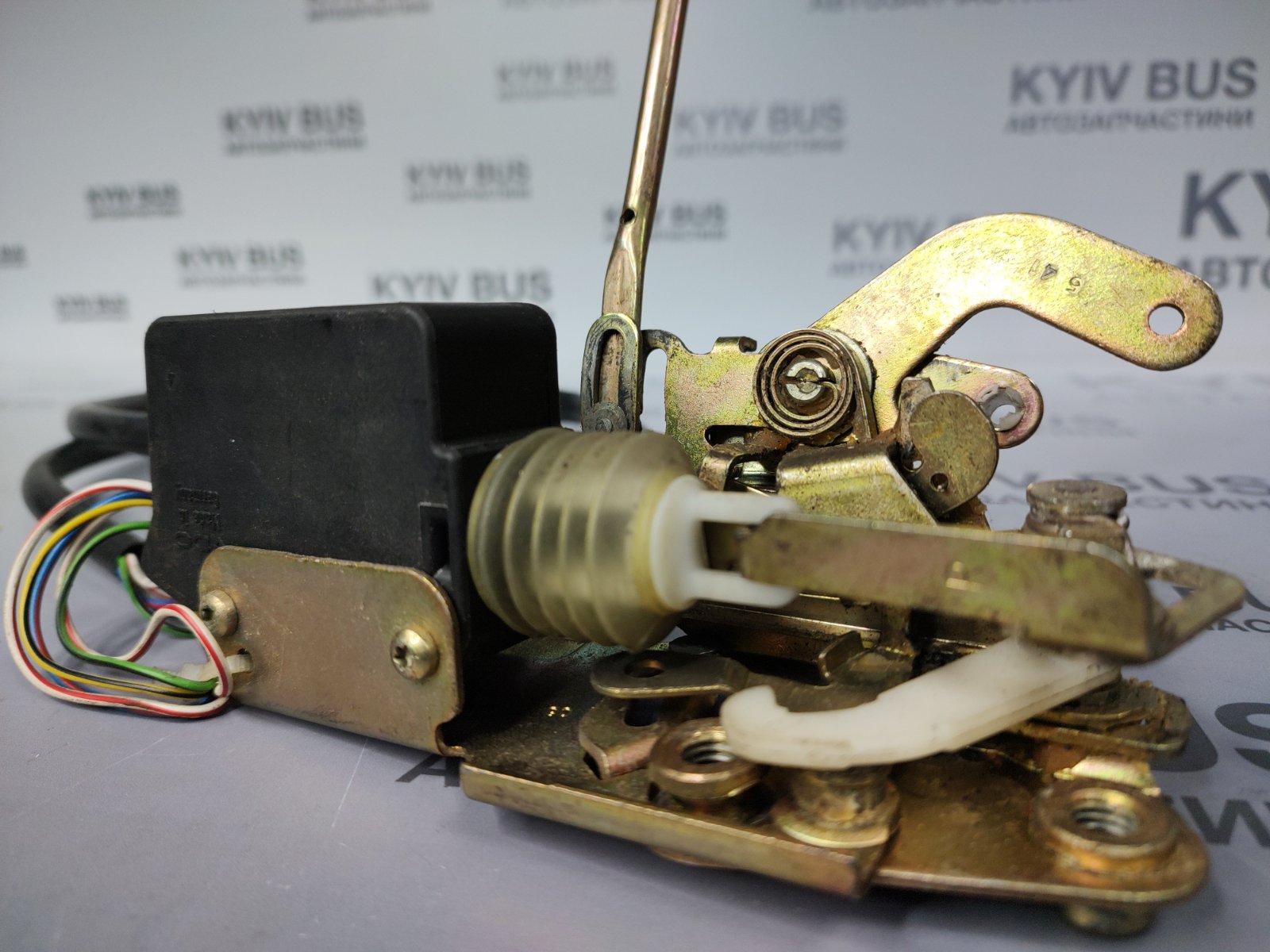 Замок двері 12V [б/в]