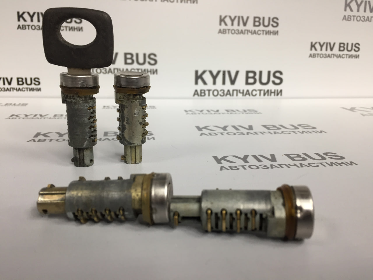 Серцевина замка дверей комплект + ключ [б/в]