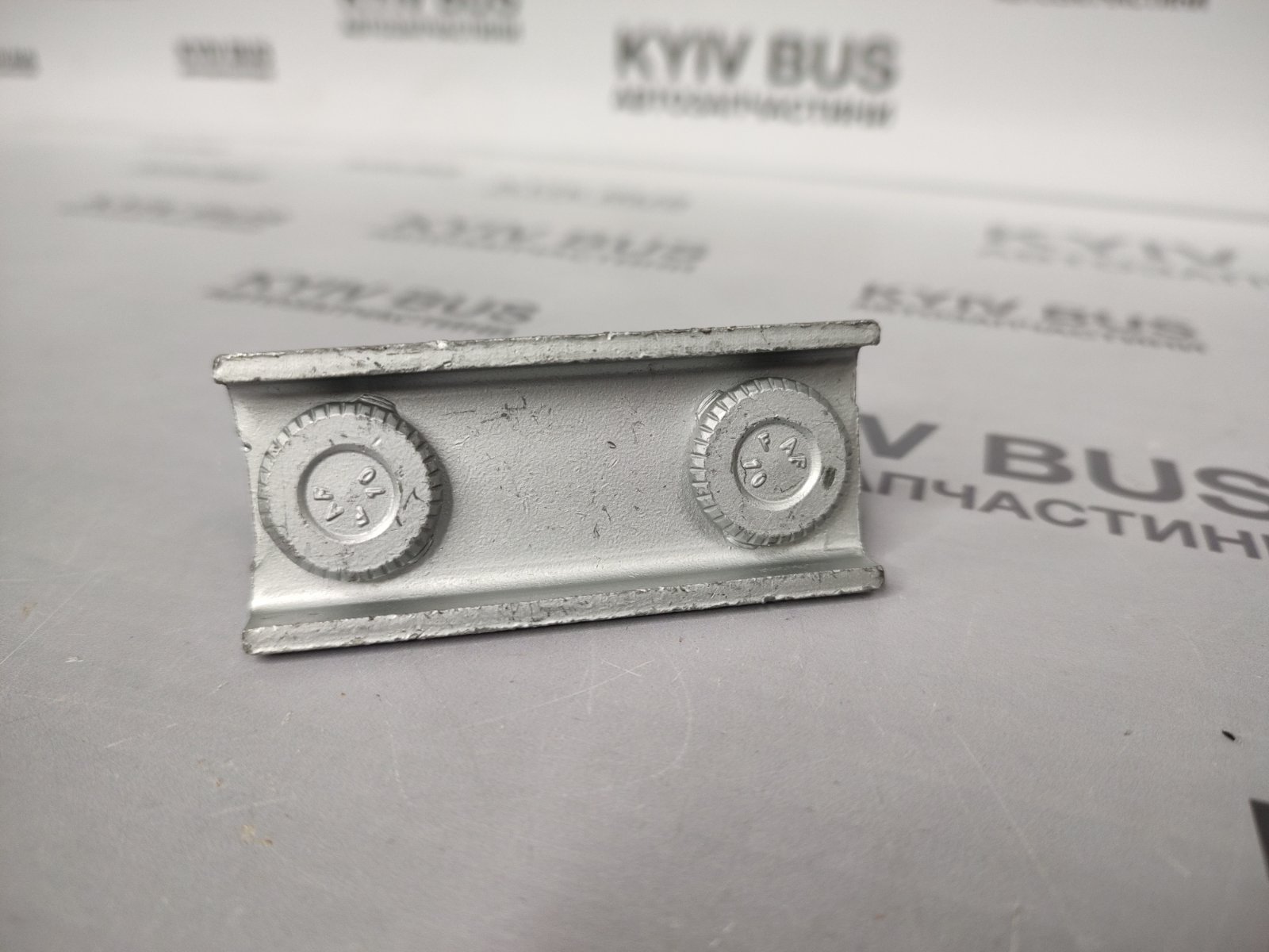 Кронштейн кріплення опори / траверси КПП MB Sprinter W901-W904 / VW LT 96-06