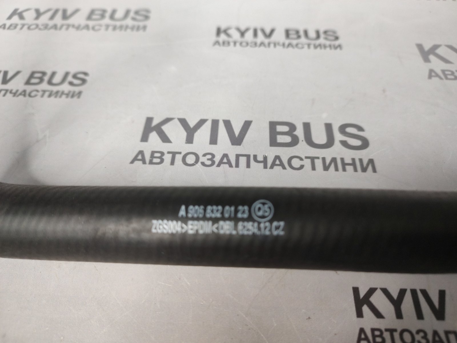 Патрубок системи охолодження [пічка-EGR] MB Sprinter 2.2CDI, OM646, 06-