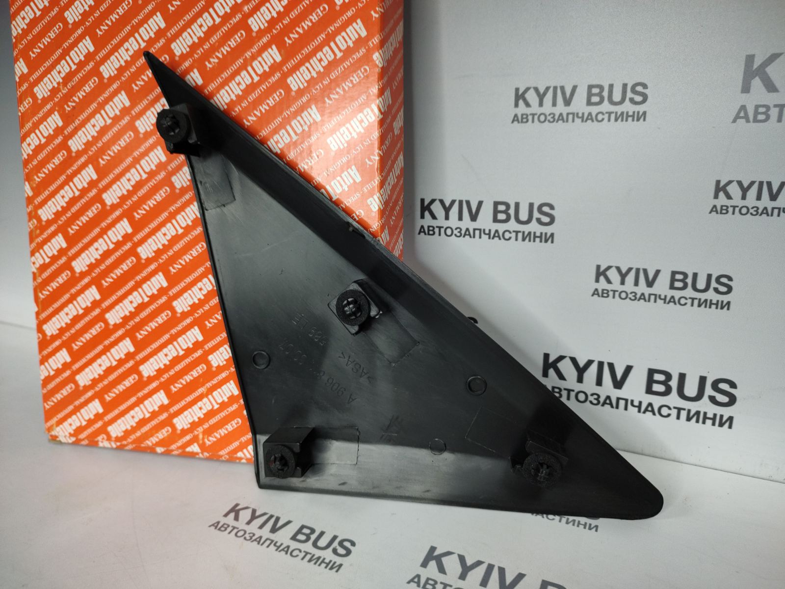 Куточок молдинга дзеркала заднього виду VW Crafter/ MB Sprinter [W906][ L ]