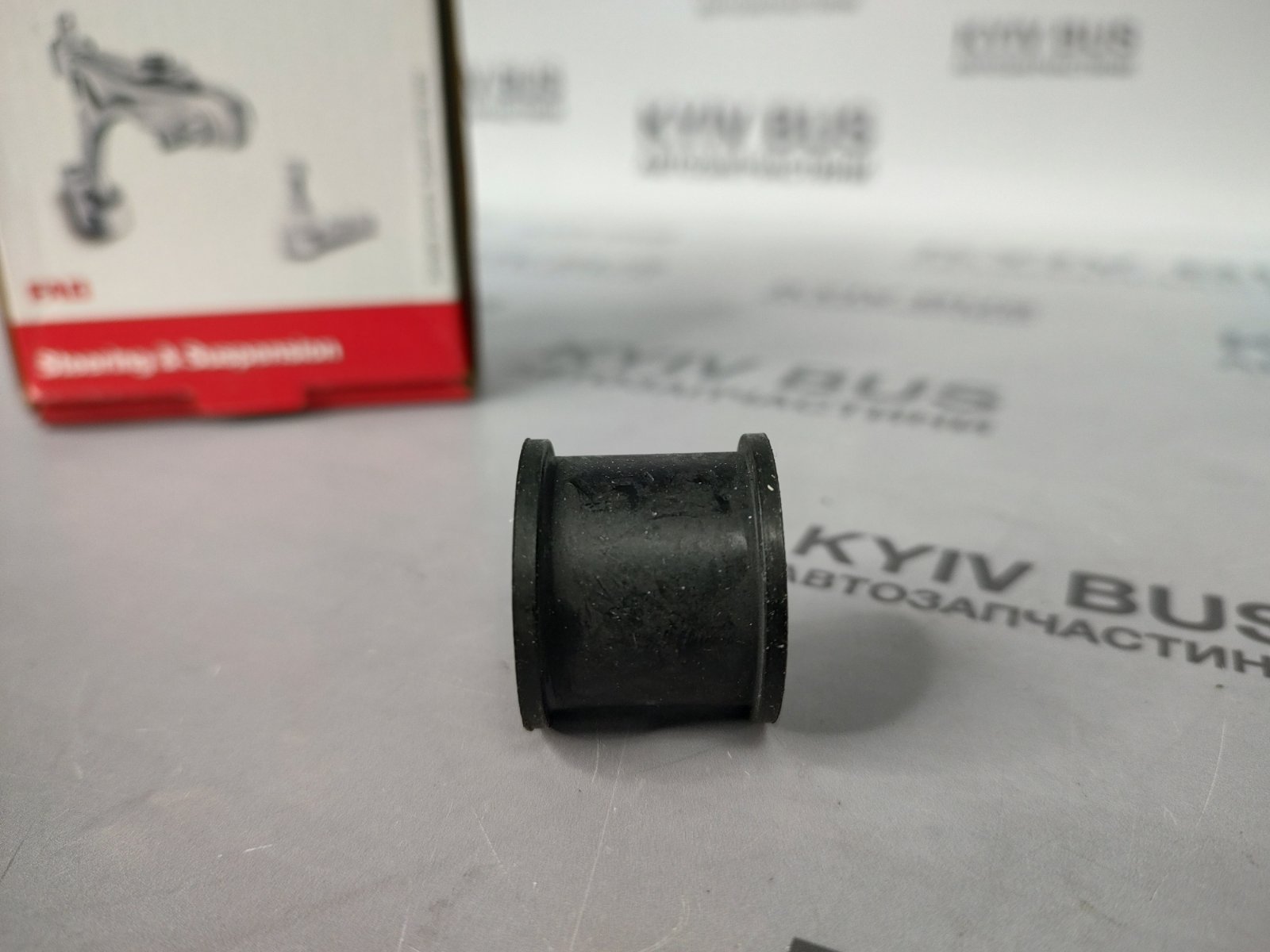 Втулка стабілізатора переднього [ W903-904 / VW LT 35-46 - 13,5 мм]