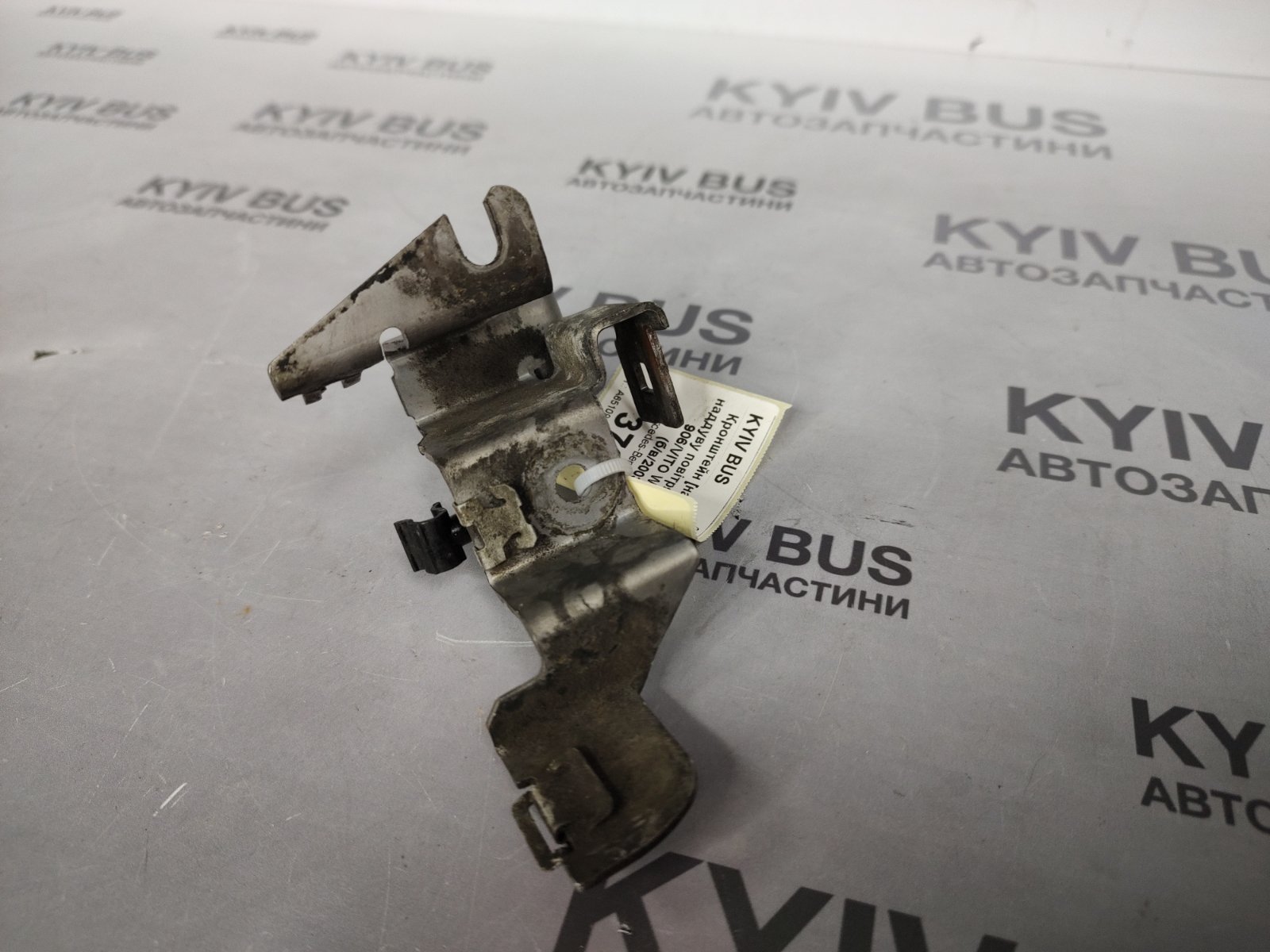 Кронштейн [на колект. над. повітря] OM651/MB 906/VITO W639/447