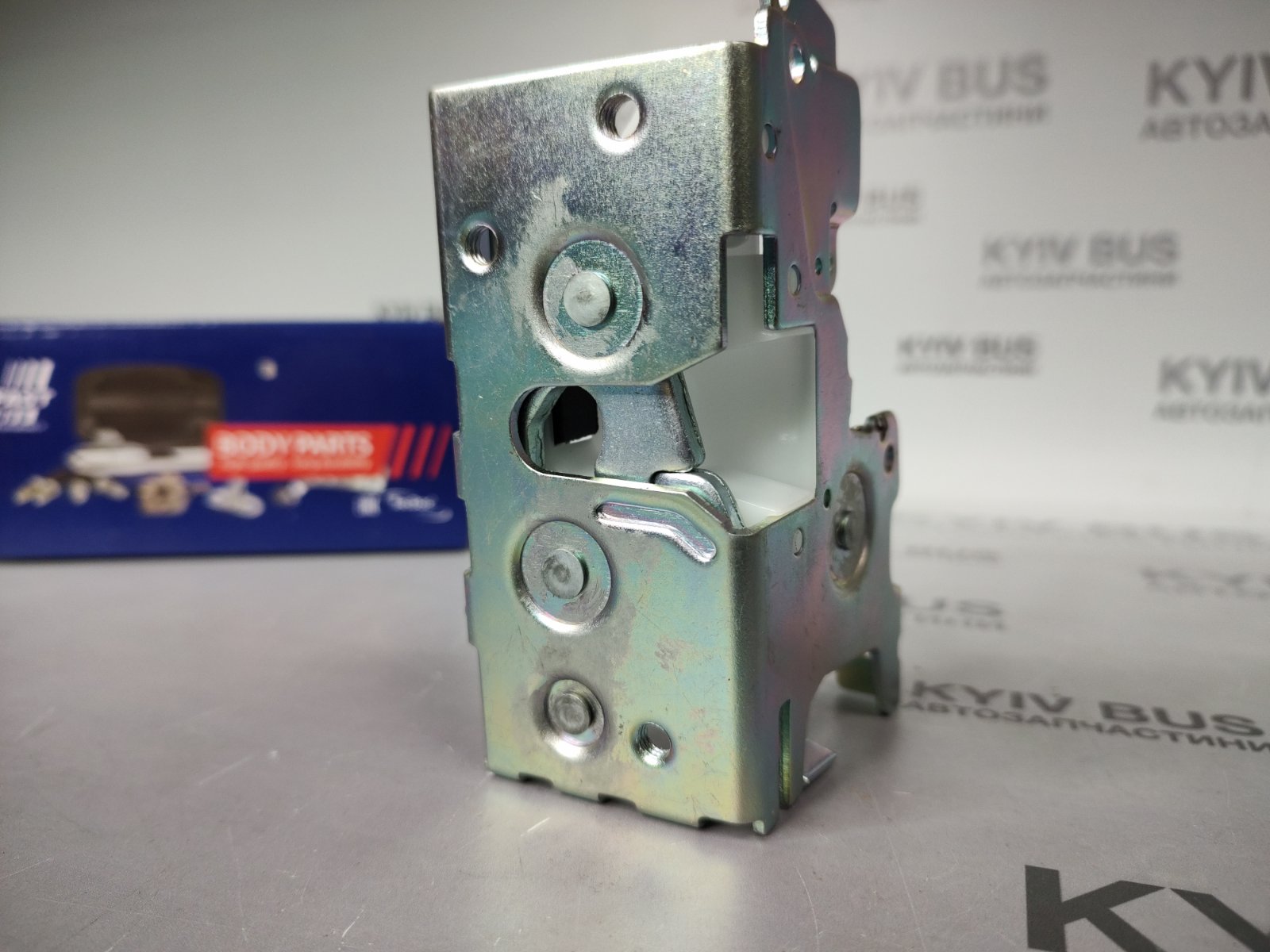 Замок зсувних дверей [ W903 / LT ] 96-06 [ R ]