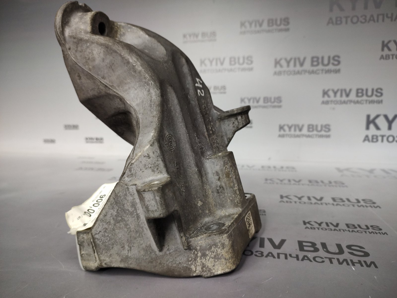 Кронштейн двигуна OM 651 №8 [ L ] MB Sprinter 906
