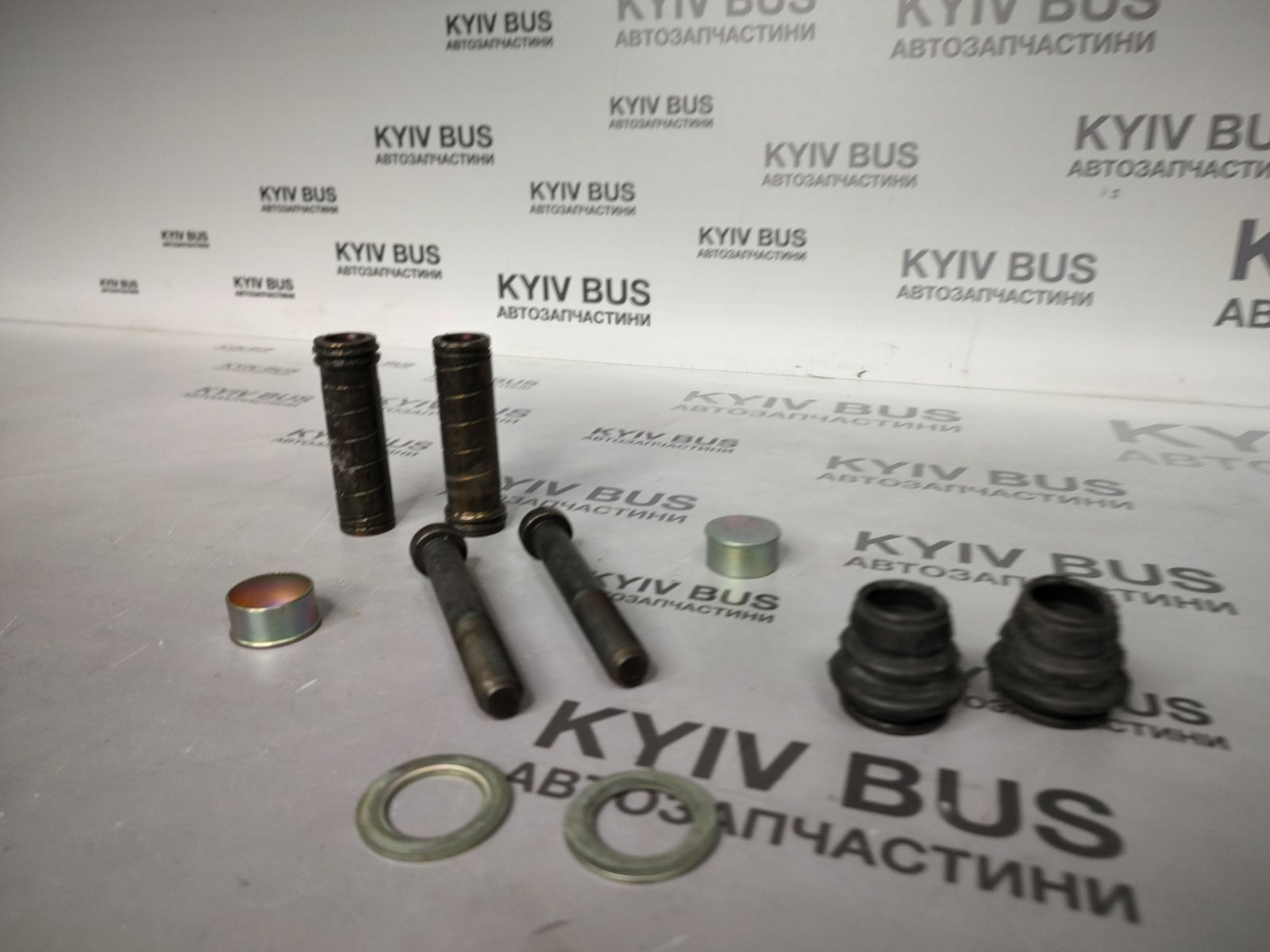 Напрямна супорта зад [ W905 ] MB Sprinter / Vario [ т.м. супорта Merritor ]