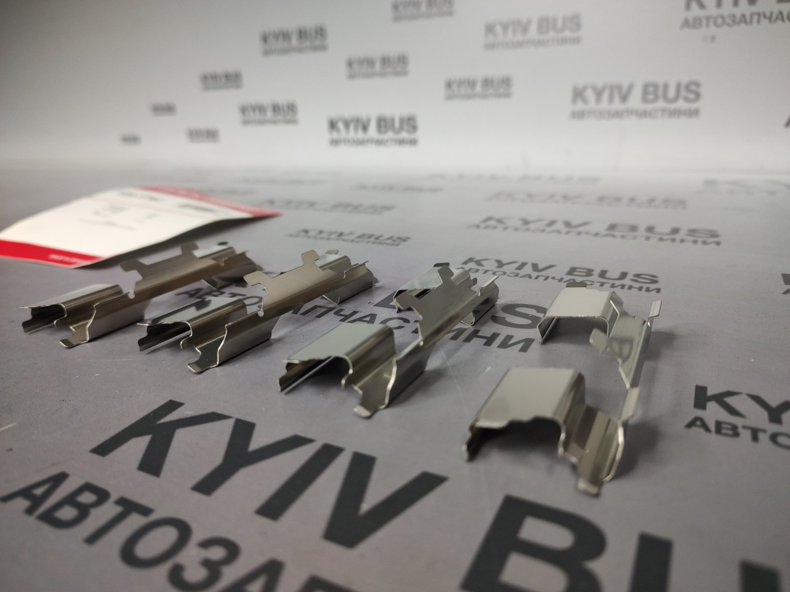 Пружина / Планка суппорта переднього MB Sprinter W906 / VW Crafter 06- / Brembo /