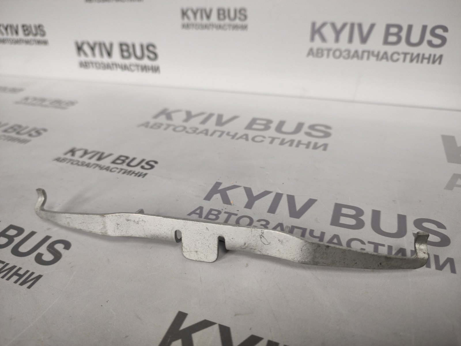 Пружина / Планка / Скоба суппорта зад = перед MB Sprinter W903 / ATE велика /