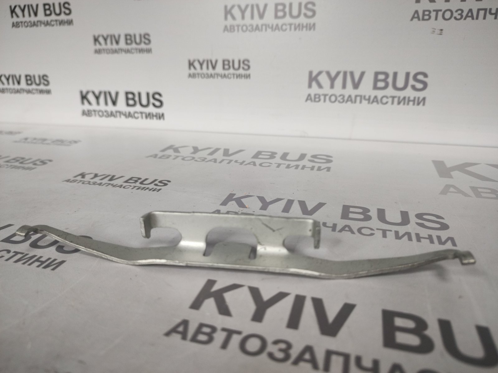 Пружина / Планка / Скоба суппорта зад = перед MB Sprinter W903 / ATE велика /